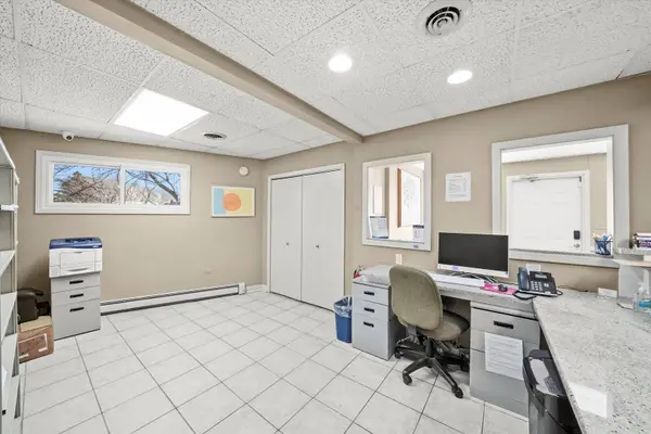 6067 N Northwest HWY, Chicago, IL 60631