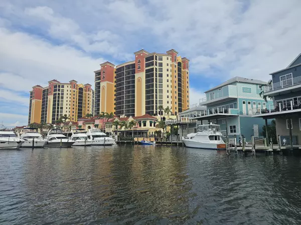 CapeHarbourTowersFFHBoat