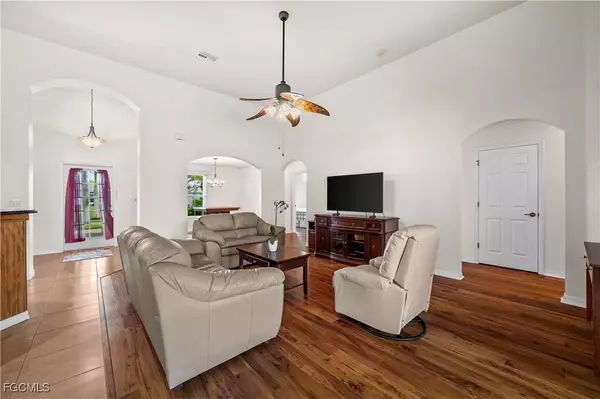 1516 SW 29th ST, Cape Coral, FL 33914