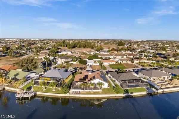 3041 SW 11th PL, Cape Coral, FL 33914