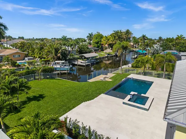 1460 Venetian Ct, Cape Coral, FL 33904-9721