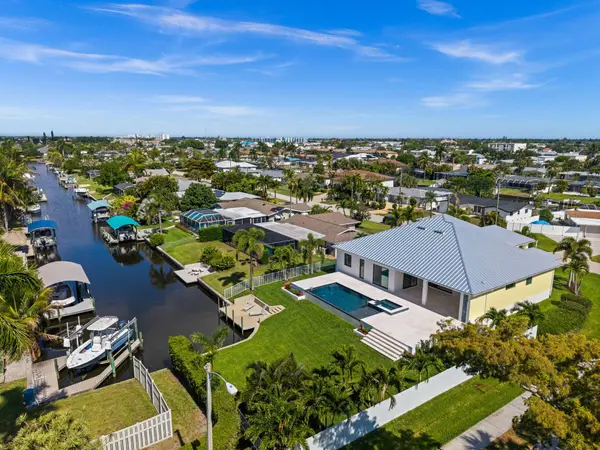 1460 Venetian Ct, Cape Coral, FL 33904-9721