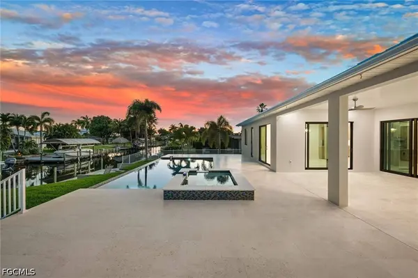 1460 Venetian CT, Cape Coral, FL 33904