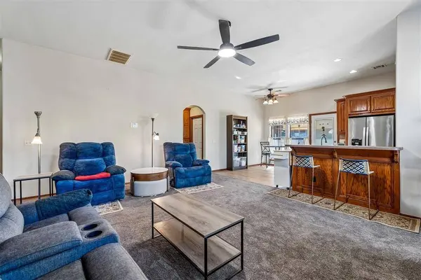 4712 Elk Creek DR, Yukon, OK 73099