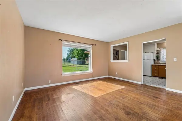 417 S Grand ST, Crescent, OK 73028