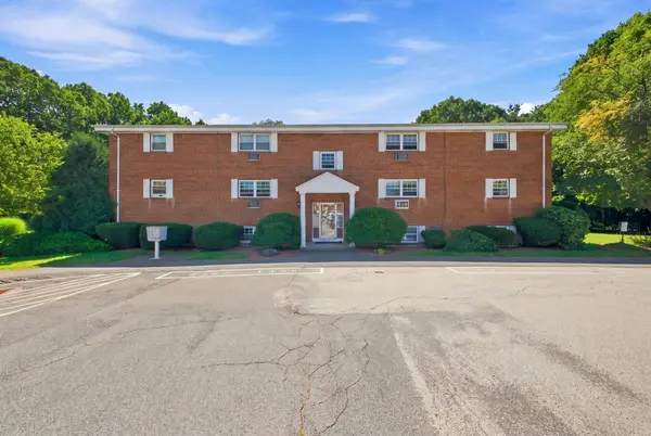 39 Pleasant Street #4C