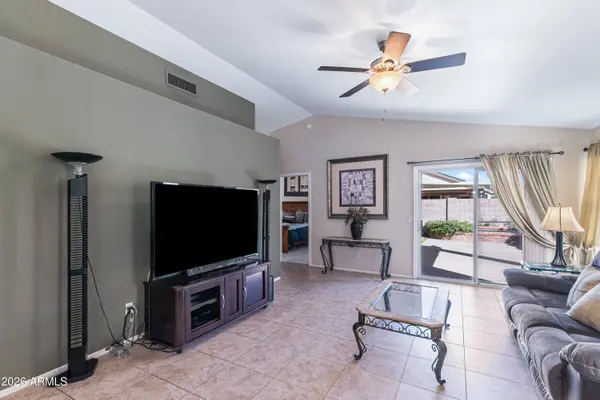4014 W Fallen Leaf Lane, Glendale, AZ 85310