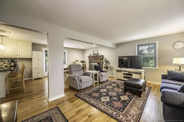 1018 Long Hill Road, Middletown, CT 06457