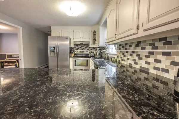 1018 Long Hill Road, Middletown, CT 06457