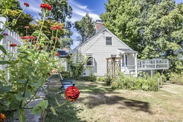 10 Massasoit Road, Middlefield, CT 06455