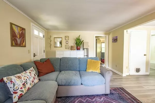 10 Massasoit Road, Middlefield, CT 06455