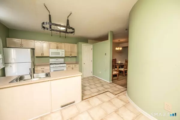 565 Newfield Street #APT 34, Middletown, CT 06457