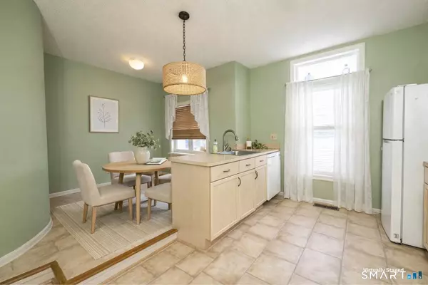 565 Newfield Street #APT 34, Middletown, CT 06457