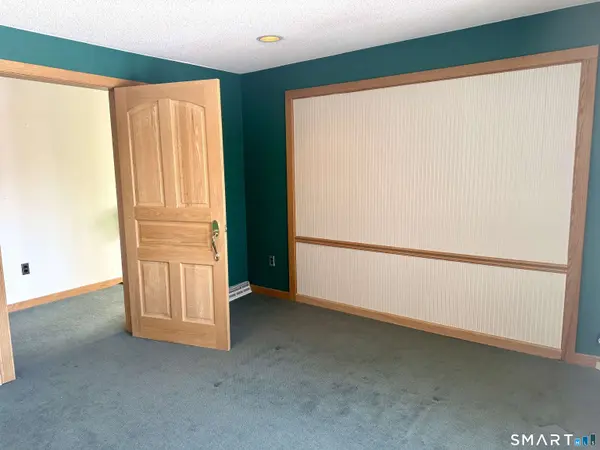 264 East Main Street, Meriden, CT 06450