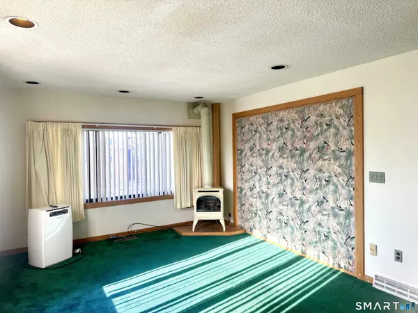 264 East Main Street, Meriden, CT 06450