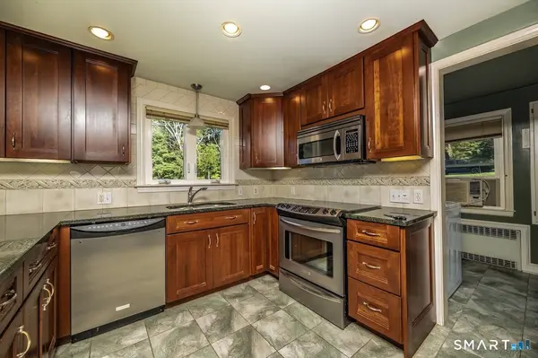 88 Peters Lane, Middlefield, CT 06481