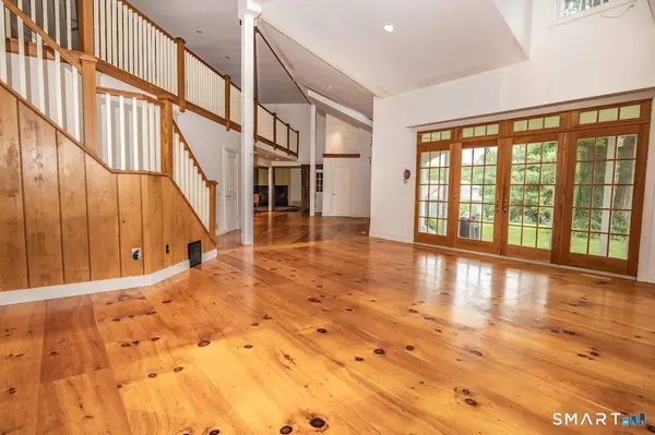 19 High Street, Middlefield, CT 06455