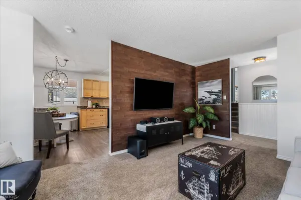 33 MEREDIAN RD, Sherwood Park, AB T8N 0N5
