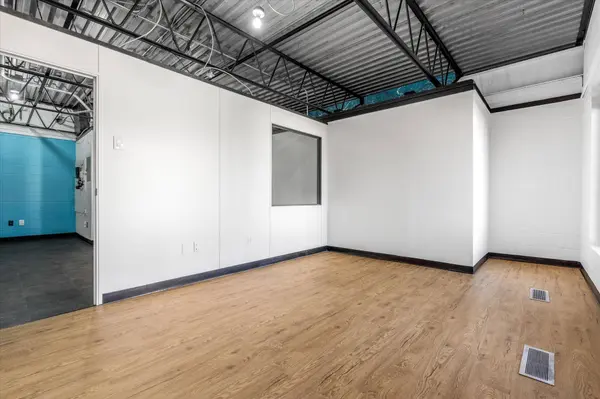 200, 10041 81 Ave NW, Edmonton, AB T6E 1W7