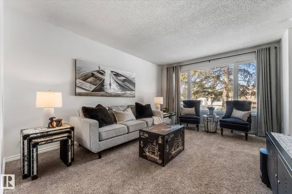 33 MEREDIAN RD, Sherwood Park, AB T8N 0N5