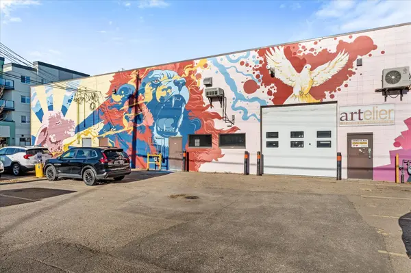 back office, 10047 81 Ave NW, Edmonton, AB T6E 1W7