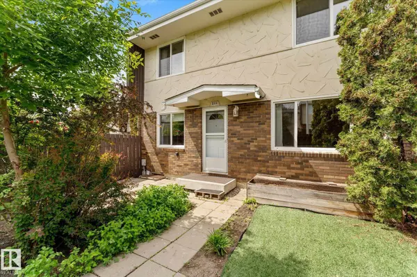 210 ROSELAND VG NW, Edmonton, AB T5E 5R6