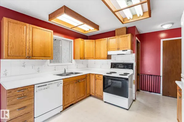 42 MCNABB CR, Stony Plain, AB T7Z 1G8