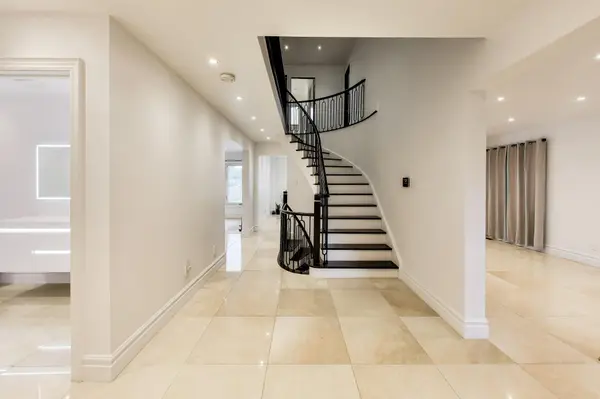 27 Via Nova Dr, Vaughan, ON L4L 7P9