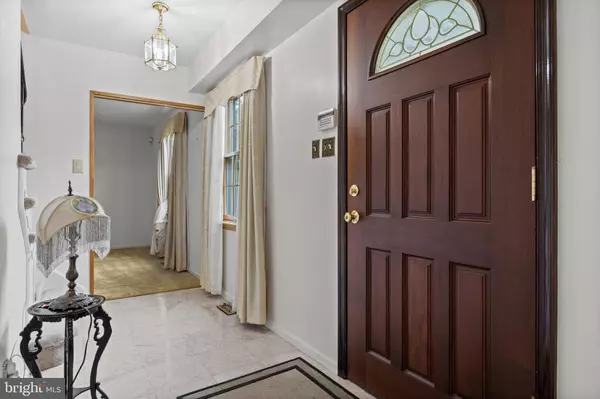 1108 CRANE DR, Cherry Hill, NJ 08003