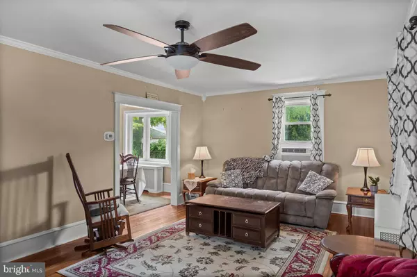 25 W ELBON RD, Brookhaven, PA 19015