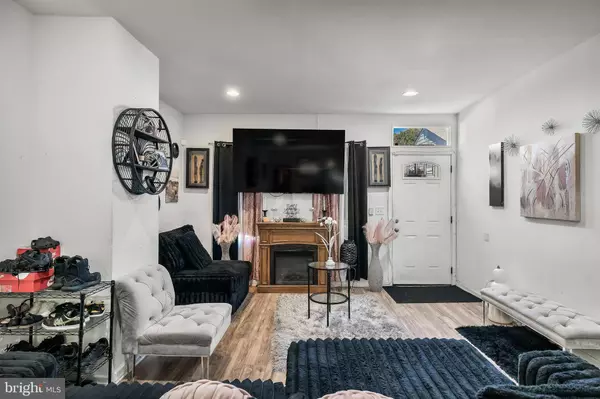 34 W PEARL ST, Burlington, NJ 08016