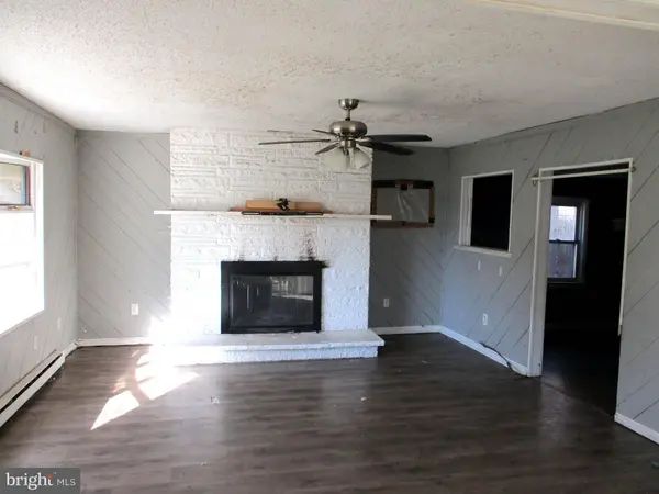 65 MACARTHUR AVE, Franklinville, NJ 08322