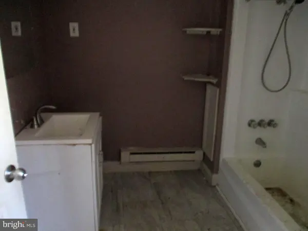 65 MACARTHUR AVE, Franklinville, NJ 08322