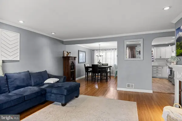 298 LILAC LN, Cinnaminson, NJ 08077
