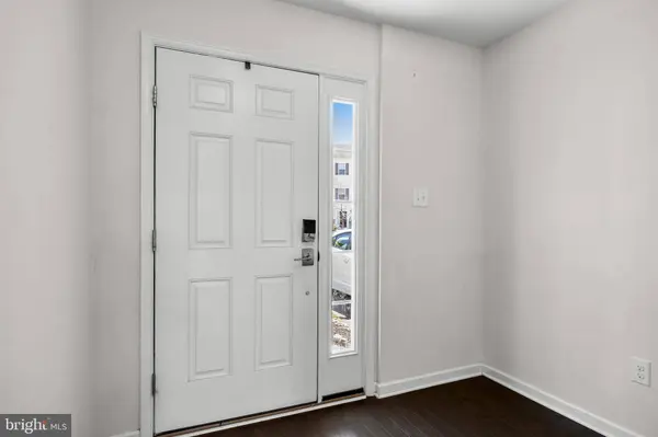 8 IRON GATE RD, Sicklerville, NJ 08081