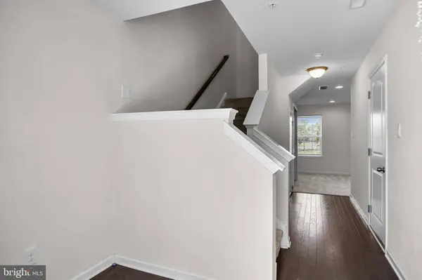8 IRON GATE RD, Sicklerville, NJ 08081