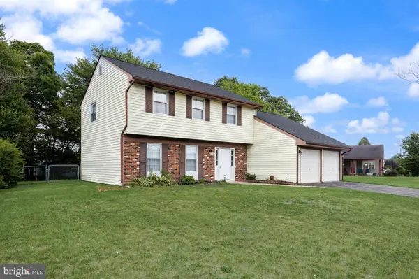 68 ARBOR MEADOW DR, Sicklerville, NJ 08081