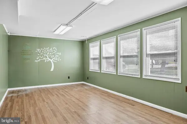 122 HADDON AVE, Collingswood, NJ 08108