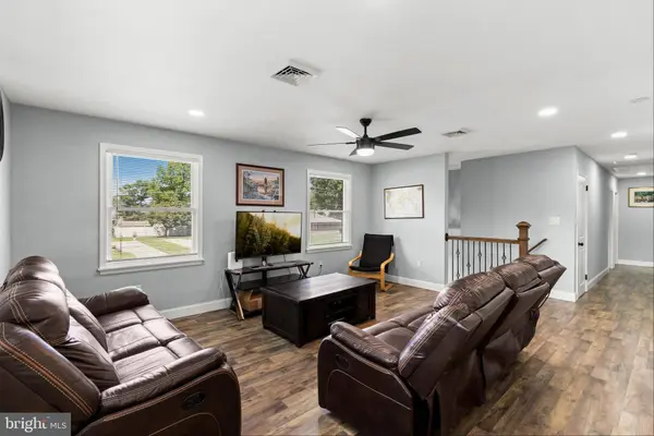 20 MEADOW RD, Pennsville, NJ 08070