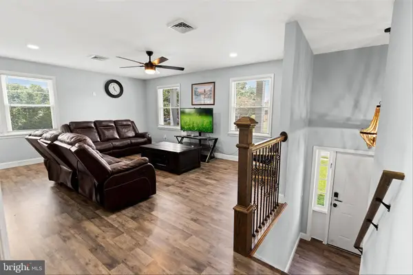 20 MEADOW RD, Pennsville, NJ 08070