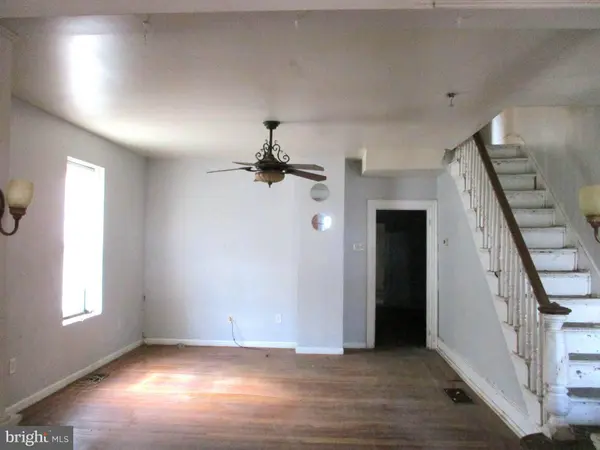 350 PARKER ST, Chester, PA 19013