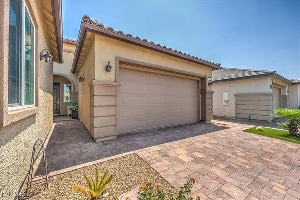 933 Everest Peak AVE, Henderson, NV 89012