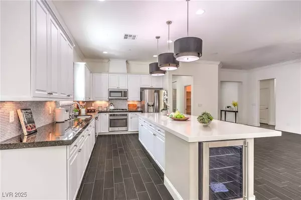 933 Everest Peak AVE, Henderson, NV 89012