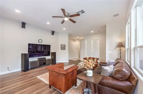 9360 Pitching Wedge DR, Las Vegas, NV 89134