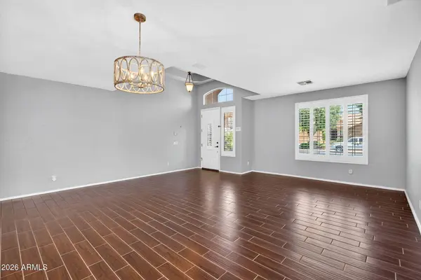 857 E CARLA VISTA Drive, Gilbert, AZ 85295
