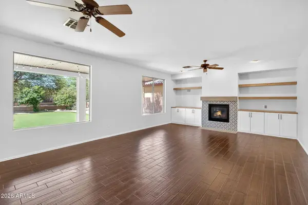 857 E CARLA VISTA Drive, Gilbert, AZ 85295