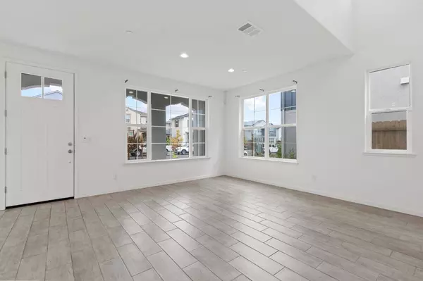 1077 Martin ST, Winters, CA 95694