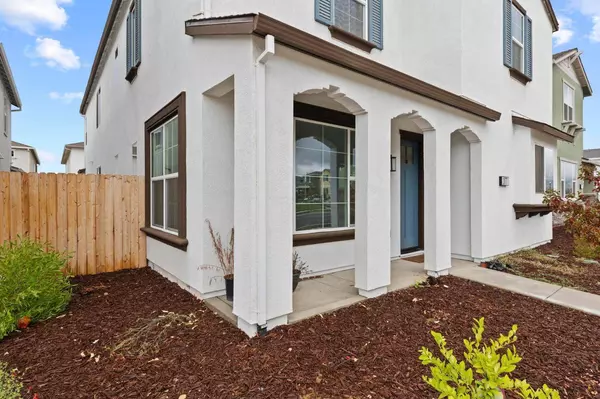 1077 Martin ST, Winters, CA 95694