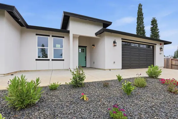 351 Starlight CT, Paradise, CA 95969