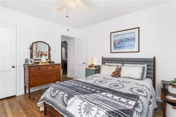 2328 Delwood RD, Chesapeake, VA 23323